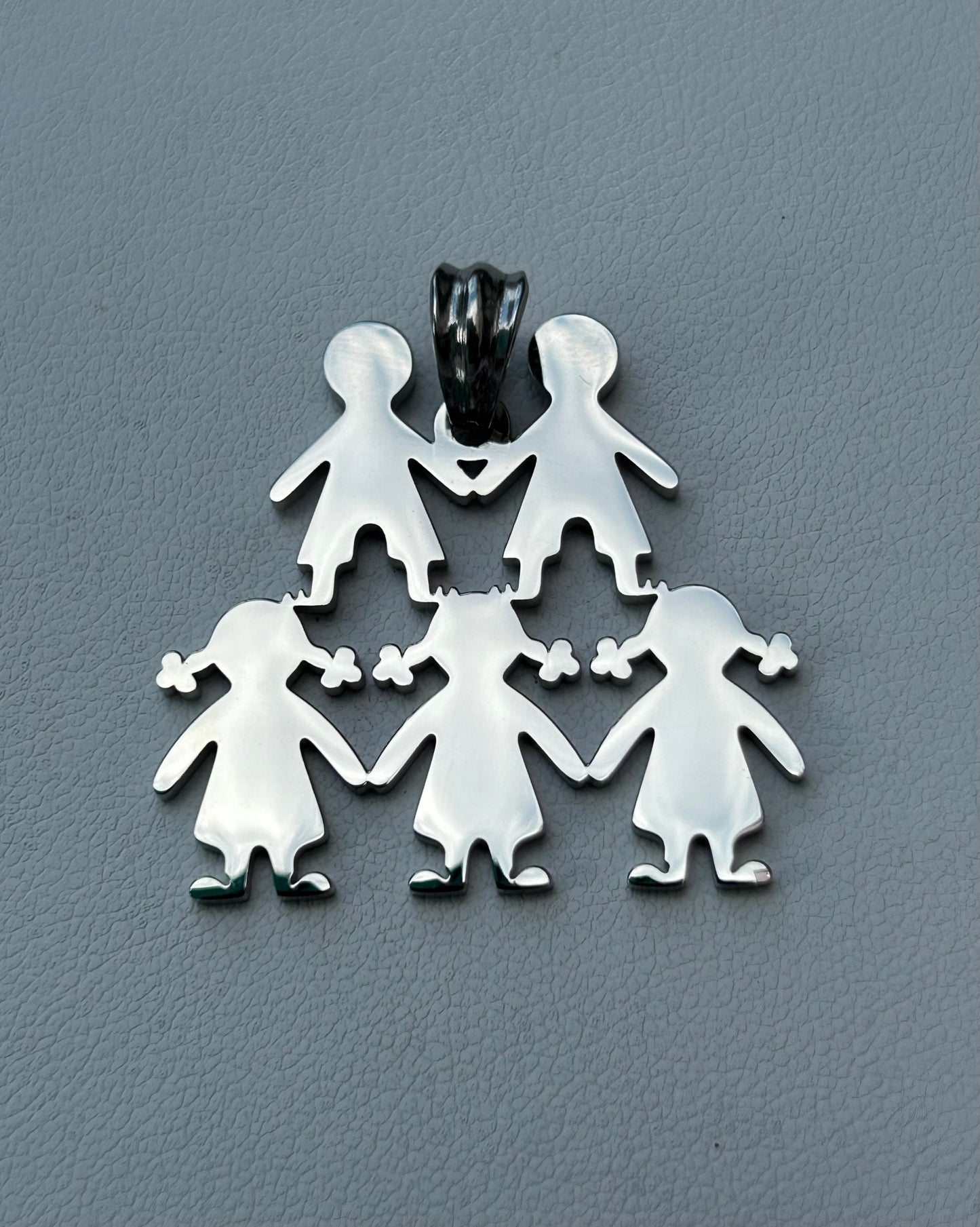 2 niños-3 niñas