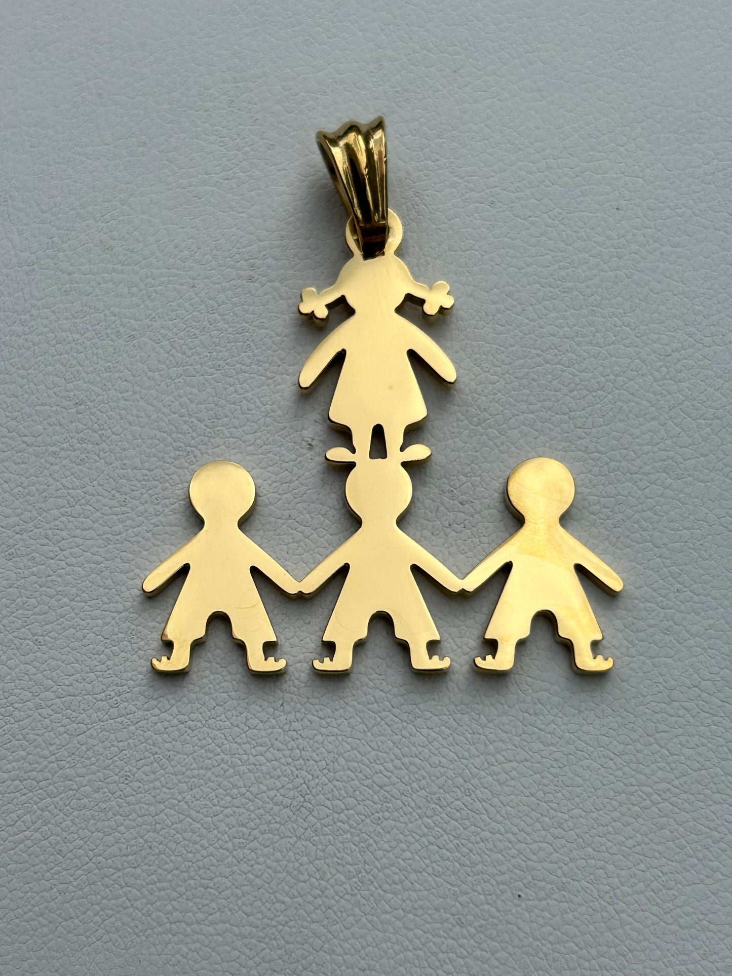 1 niña-3 niños