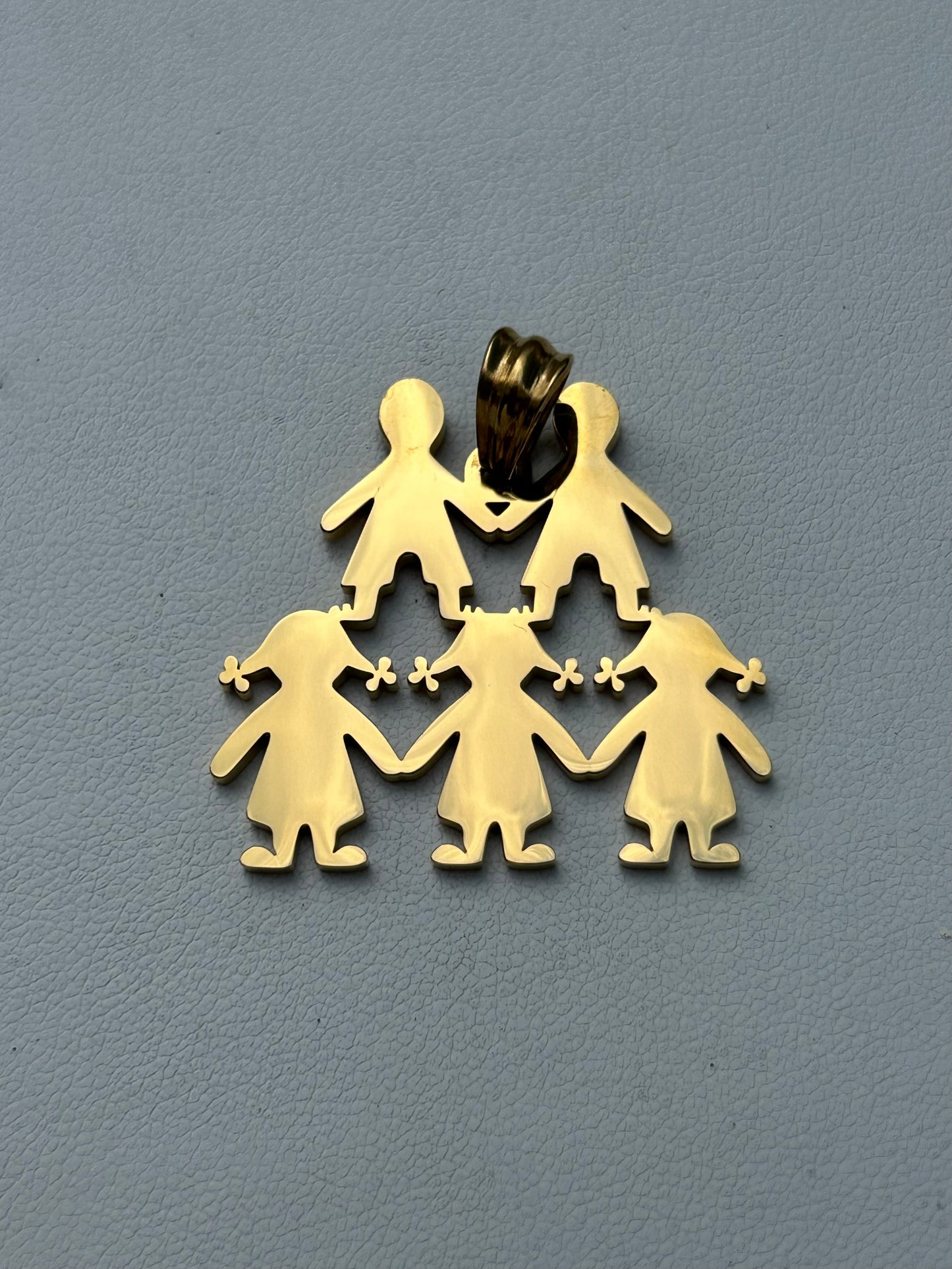 2 niños-3 niñas